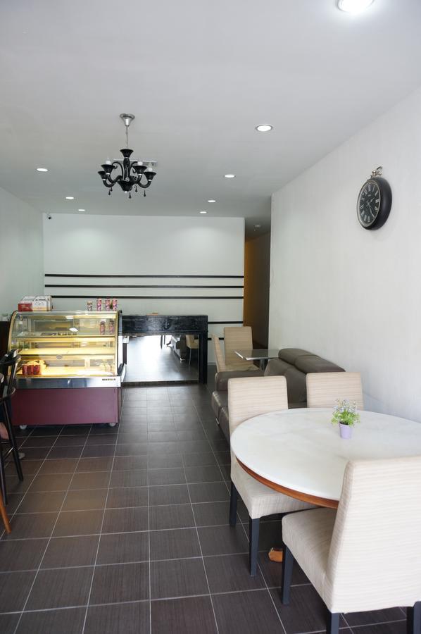 G99 Hotel George Town Extérieur photo