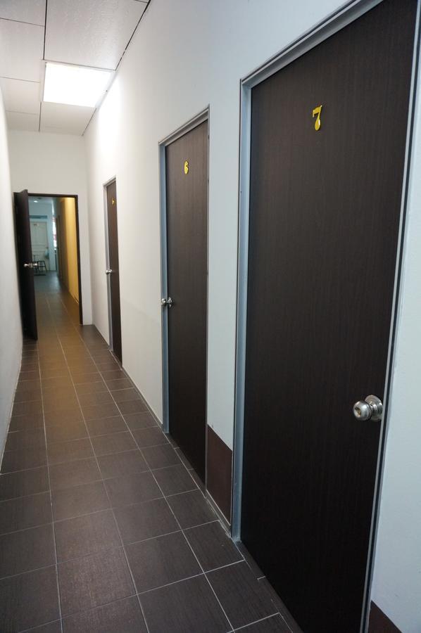 G99 Hotel George Town Extérieur photo