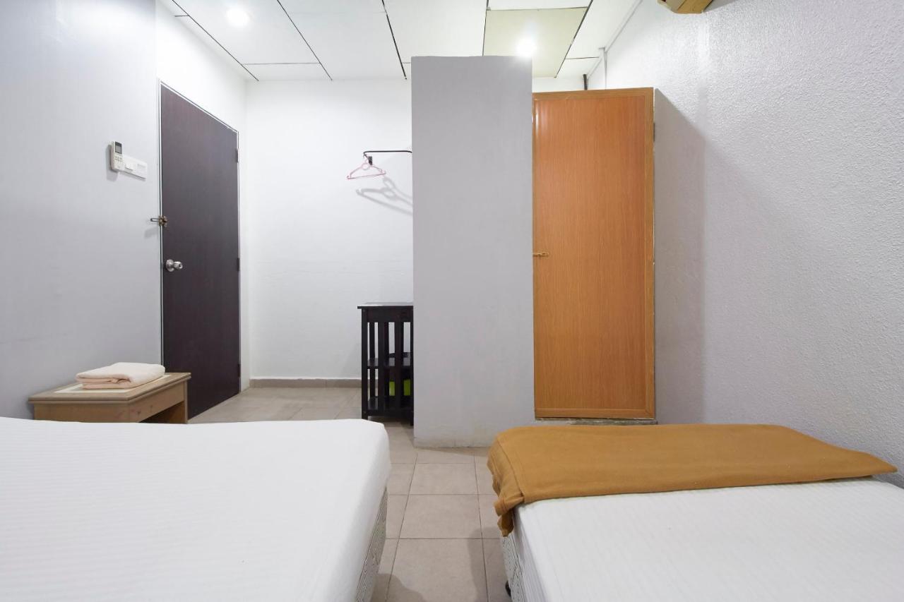 G99 Hotel George Town Extérieur photo